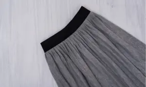 Stylizacja z plisowaną spódnicą: 10 inspirujących pomysłów na looki