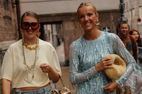 Jakie torby są teraz modne? Odkryj najnowsze trendy w modzie