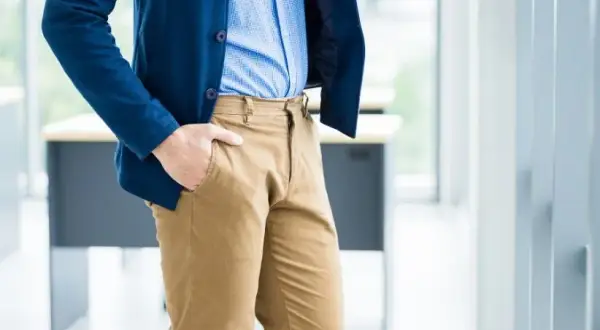 Błękitna marynarka męska stylizacje, które odmienią Twój look